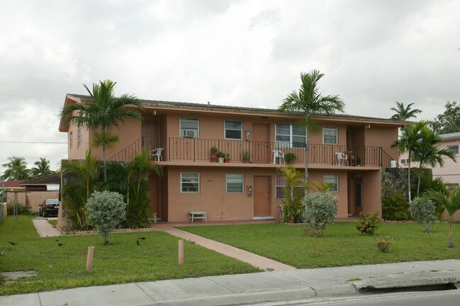 244 NW 57th Ave in Miami, FL - Building Photo - Building Photo