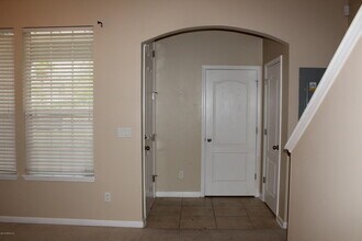 625 Oakleaf Plantation Pkwy in Orange Park, FL - Foto de edificio - Building Photo