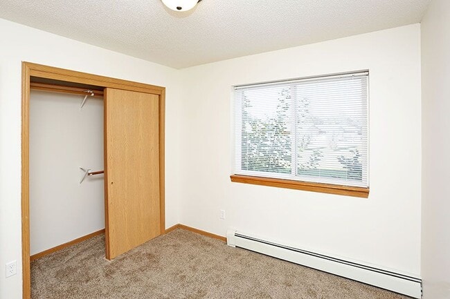 Woodland Heights in Newton, IA - Building Photo - Building Photo