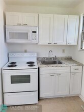 1853 NW 5th St in Miami, FL - Building Photo - Building Photo