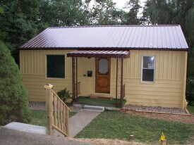 744 Astor Ave in Morgantown, WV - Building Photo