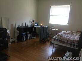 34 Gardner St, Unit 42 in Boston, MA - Building Photo