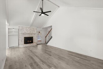 12 Lighthouse Dr in Goose Creek, SC - Building Photo - Building Photo