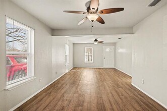 3720 Stanley Ave in Fort Worth, TX - Building Photo - Building Photo