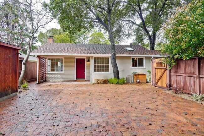 property at 832 Los Robles Ave