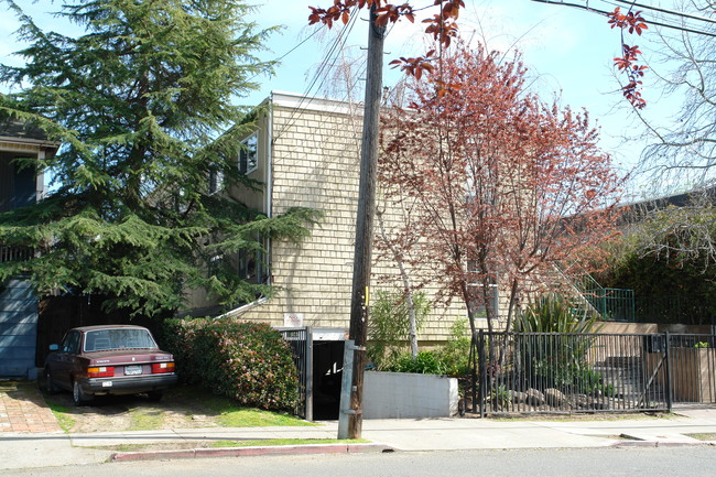 1605 Milvia St in Berkeley, CA - Foto de edificio - Building Photo