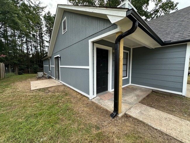 902 E 23rd St in Russellville, AR - Building Photo - Building Photo