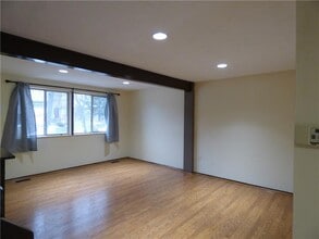 794 Wheatland Cir in Bridgeville, PA - Building Photo - Building Photo