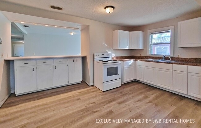 2054 Broadway Ave-Unit -2 in Jacksonville, FL - Building Photo - Building Photo
