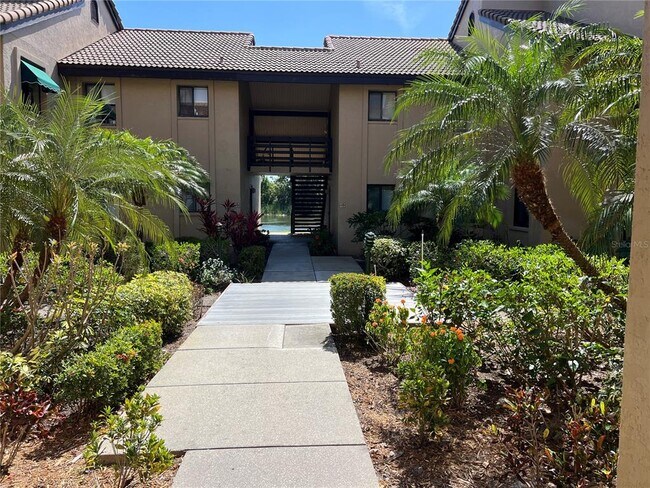 5617 Ashton Lake Dr in Sarasota, FL - Building Photo - Building Photo