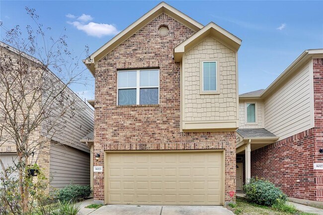 property at 8023 Villa Lago Ln
