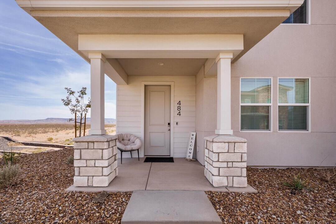 484 W Greenstone Pl in Saint George, UT - Building Photo
