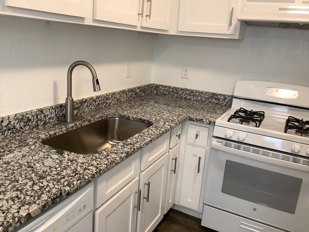 Villa De Leon Apartments in El Paso, TX