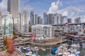 The Admiralty in Vancouver, BC - Building Photo - Building Photo