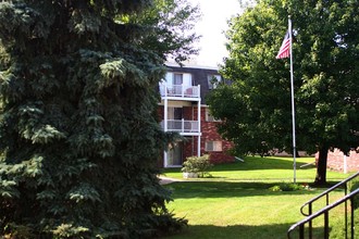 Holland Apartments in Holland, MI - Foto de edificio - Building Photo