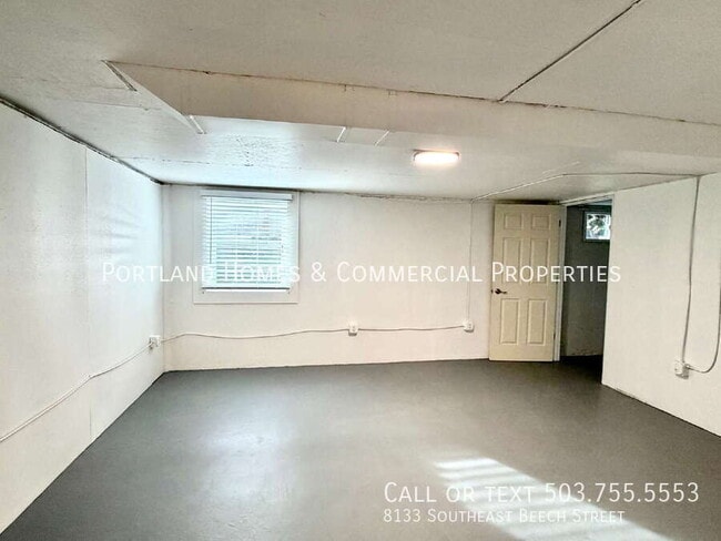 8133 SE Beech Ave in Portland, OR - Foto de edificio - Building Photo