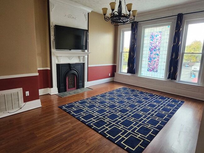 1816 W Jefferson St, Unit 2