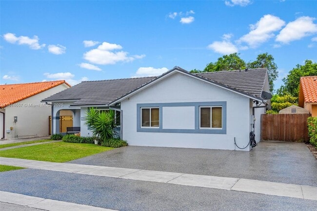 12724 NW 8th Ln in Miami, FL - Building Photo - Building Photo