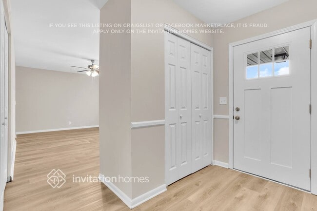 574 Stonewood Dr in Stone Mountain, GA - Building Photo - Building Photo