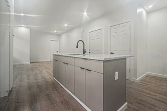 208 Magnolia St in Hartford, CT - Building Photo - Building Photo