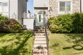 24 Farragut Ave in Staten Island, NY - Foto de edificio - Building Photo