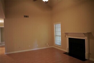 4001 Riverlook Pkwy SE in Marietta, GA - Building Photo - Building Photo