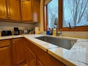 18 Old Hollis Rd in Biddeford, ME - Building Photo - Building Photo