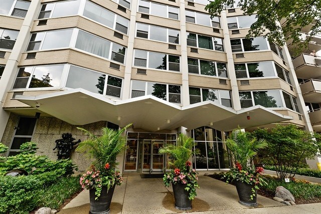 property at 555 W Cornelia Ave