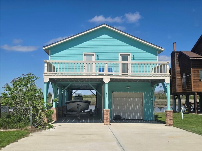 property at 211 Redfish Dr