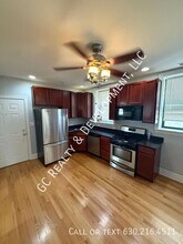 1241 W Jarvis Ave in Chicago, IL - Building Photo - Building Photo