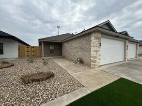 7008 40th St in Lubbock, TX - Building Photo - Building Photo