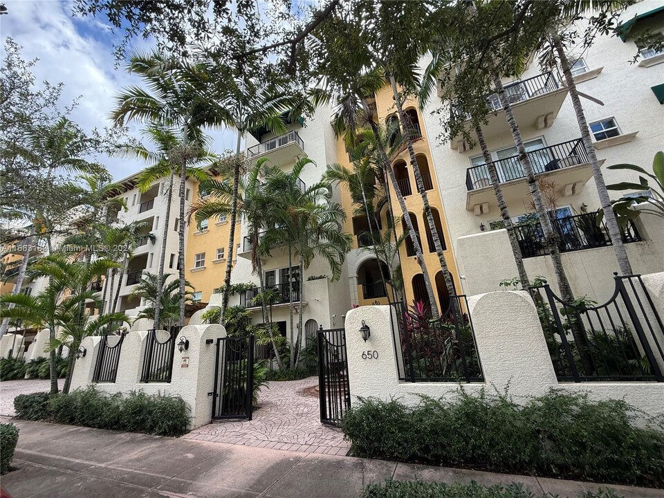 650 Valencia Ave-Unit -503 in Coral Gables, FL - Building Photo