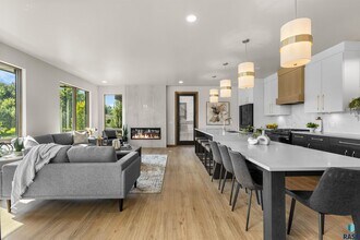 2807 S Terry Ave in Sioux Falls, SD - Building Photo - Building Photo