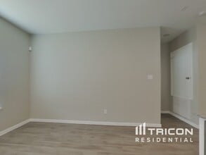 21402 Rising Fawn Rd in Porter, TX - Foto de edificio - Building Photo