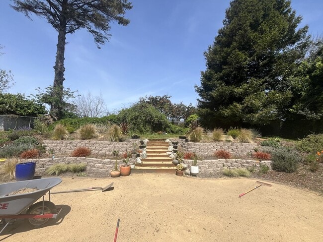 1790 Stewart Ave in Arcata, CA - Building Photo - Building Photo