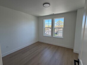 4740 3rd St in Rocklin, CA - Foto de edificio - Building Photo