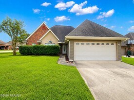 101 Seneca Cir in Youngsville, LA - Building Photo