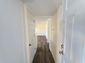 2356 E Falcon Wy in Sandy, UT - Building Photo - Building Photo