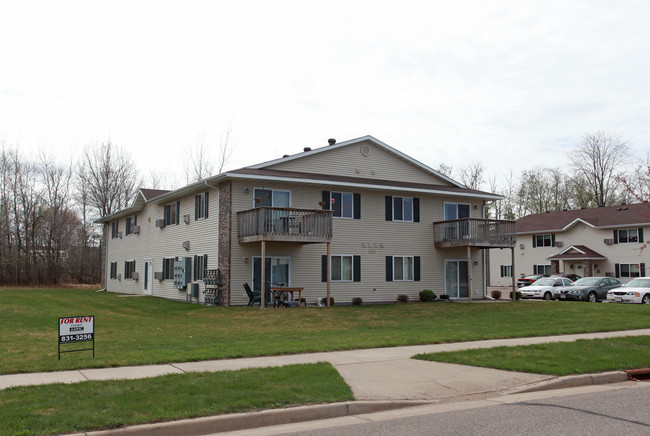 809 Van Es Pky in Eau Claire, WI - Building Photo - Building Photo