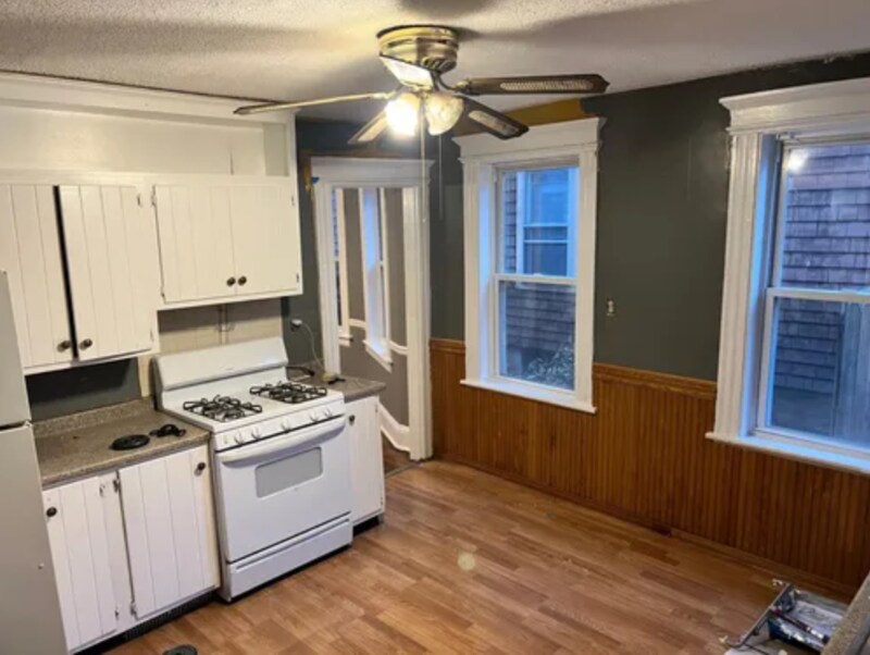 208-210 Fairview Ave-Unit -1 in Bridgeport, CT - Building Photo