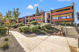 Lafayette Highlands in Lafayette, CA - Foto de edificio - Building Photo