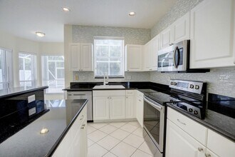 7715 Colony Lake Dr in Boynton Beach, FL - Building Photo - Building Photo