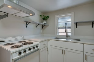 600 Larkin Springs Rd