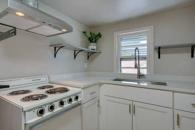 property at 600 Larkin Springs Rd