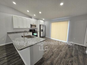 12325 Shafton Rd in Spring Hill, FL - Building Photo - Building Photo