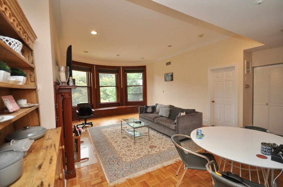 280 Commonwealth Ave, Unit 207 in Boston, MA - Foto de edificio