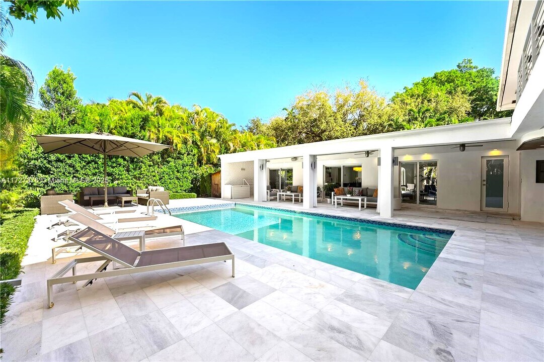 4150 Bay Point Rd in Miami, FL - Foto de edificio
