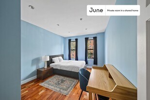 Room in Shared 3 bed/1 bath home in New York, NY - Building Photo