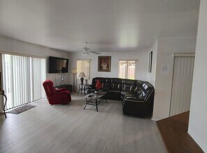 616 White Water Dr in West Palm Beach, FL - Foto de edificio - Building Photo