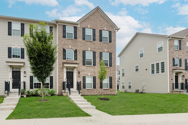 7277 Zanesville Rd in Carmel, IN - Foto de edificio - Building Photo